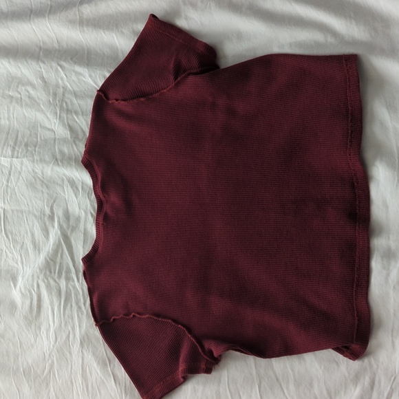 RSQ Maroon Textured Crop Top with Butterfly Design - Picture 4 of 4